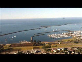 Spartan Executive landing at Half Moon Bay